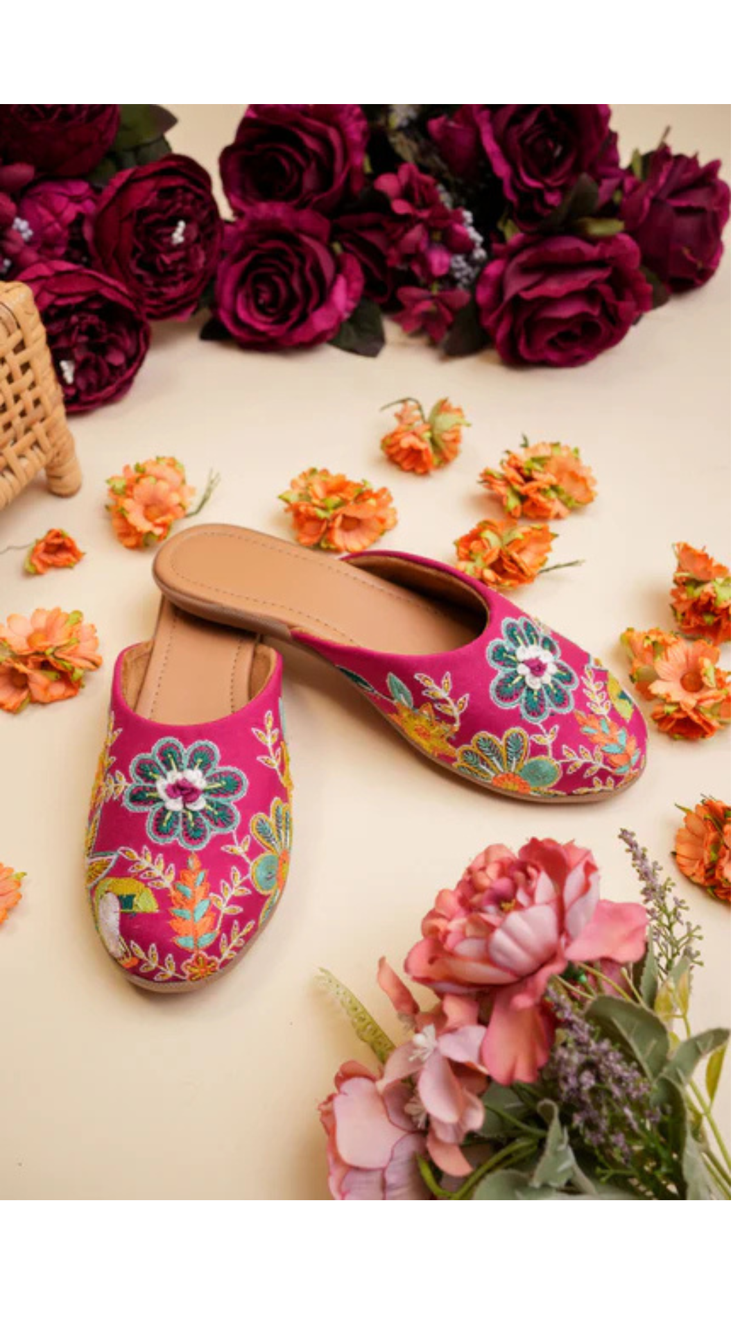 Embroidered Pink Ethnic Juttis